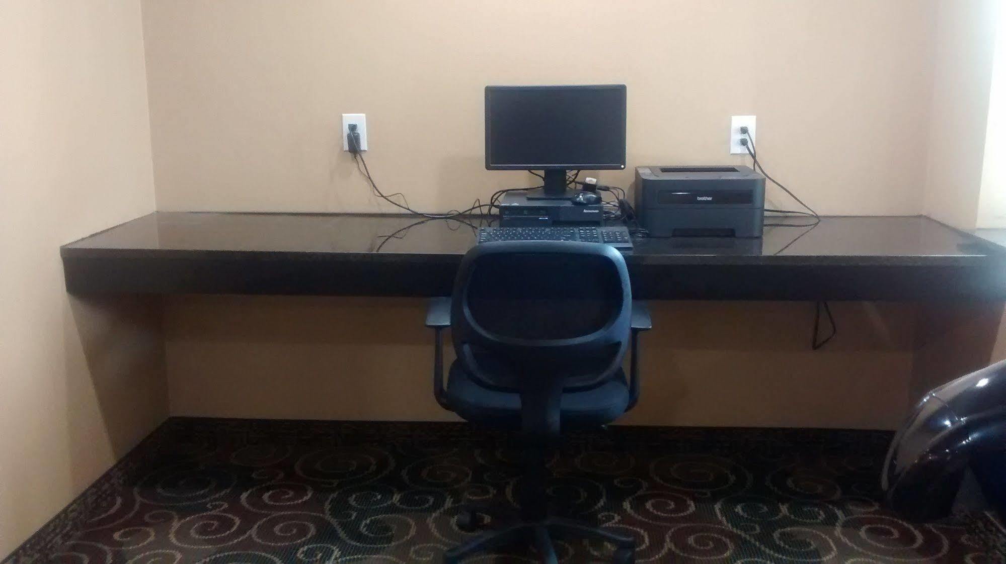 Cobblestone Inn&Suites - Avoca Extérieur photo